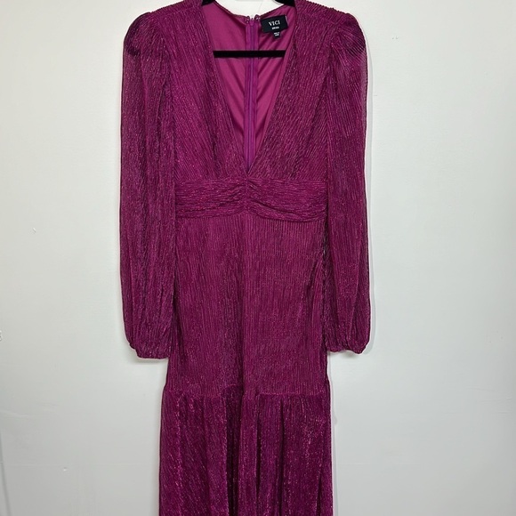 Vici Loretta Plisse Metallic Balloon Sleeve Maxi Dress Small - Picture 6 of 10